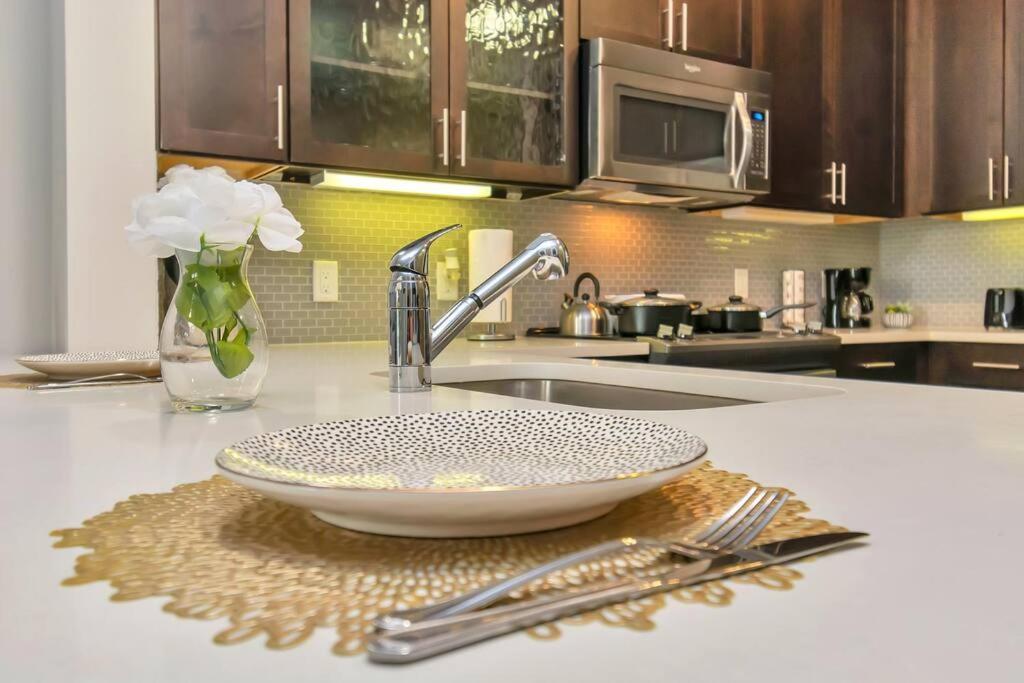 Penthouse Cool-Oasis-In-Houston-Rental Car Available-View-Great-Sleep Dış mekan fotoğraf