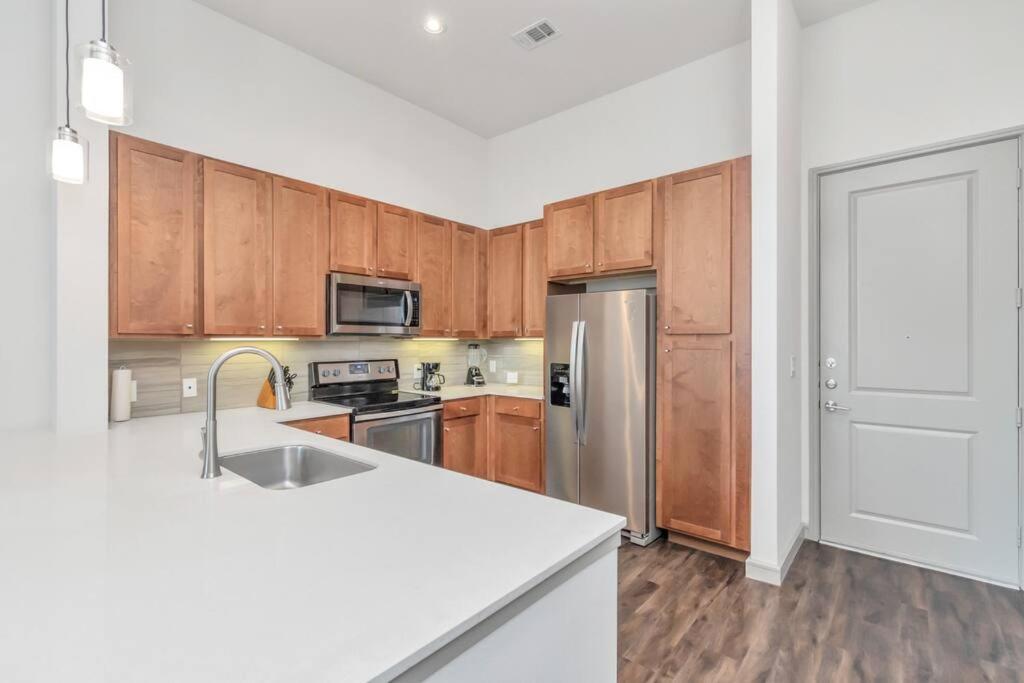 Penthouse Cool-Oasis-In-Houston-Rental Car Available-View-Great-Sleep Dış mekan fotoğraf