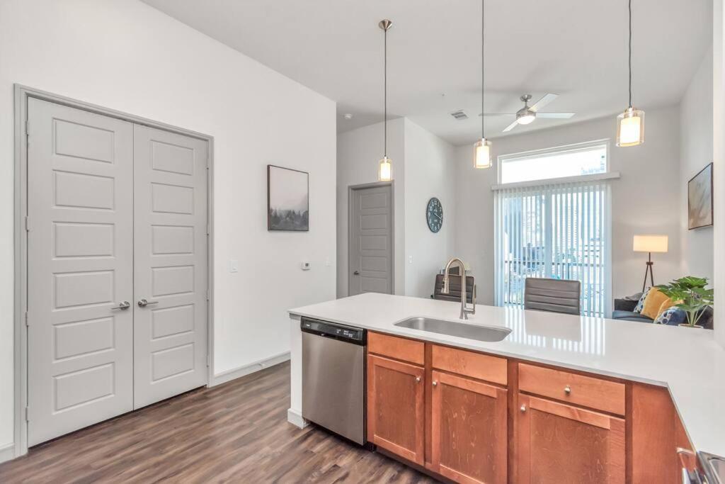 Penthouse Cool-Oasis-In-Houston-Rental Car Available-View-Great-Sleep Dış mekan fotoğraf